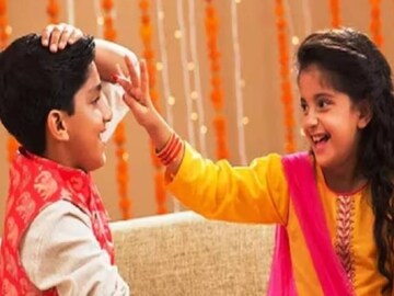আজ ভ্রাতৃদ্বিতীয়া কতক্ষণ? কখন পর্যন্ত ফোঁটা দিতে পারবেন ভাইয়ের কপালে? জানুন