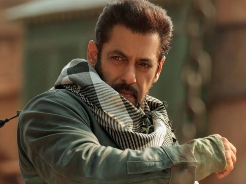 আর কয়েক দিনের অপেক্ষা। বড় পর্দায় আসতে চলেছে 'টাইগার ৩'। সলমন খান এবং ক্যাটরিনা কইফ অভিনীত এই ছবি নিয়ে উন্মাদনা কম নয়। রবিবার থেকেই শুরু হয়েছে অগ্রিম টিকিট বুকিং।