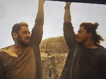 'টাইগার ৩'-এ আবির্ভাব পাঠান-রূপী শাহরুখের! বাদশার ক্যামিওই যেন ছবির সেরা মুহূর্ত