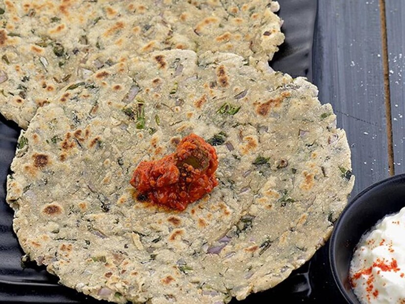 বাজরায় পাওয়া পুষ্টি উপাদান ত্বকের বলিরেখা কমাতে সহায়ক। শীতকালে এটি খেলে মুখে উজ্জ্বলতা আসে। ত্বক টানটান থাকে।