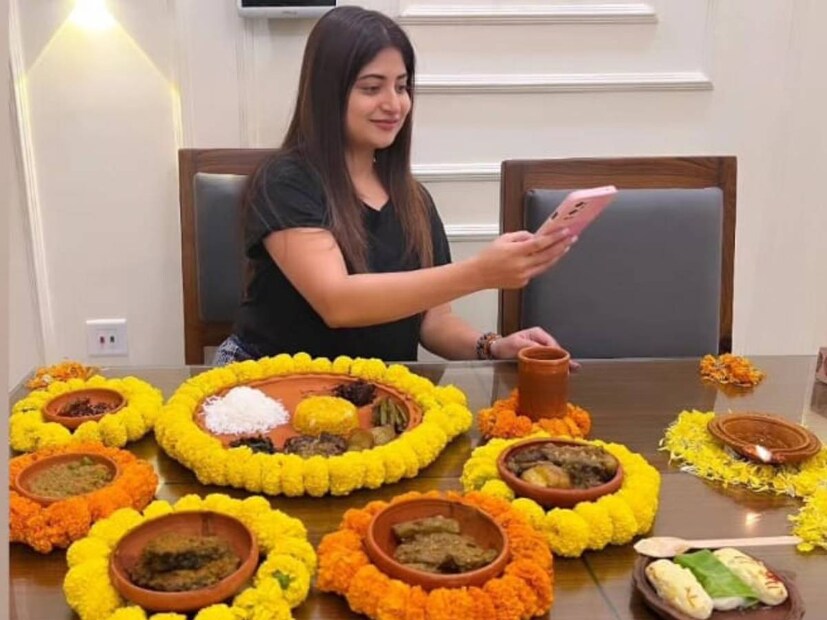 গত বছর সৌম্যর সঙ্গে সম্পর্কের কথা প্রকাশ্যে আনেন সন্দীপ্তা। কলকাতার এক প্রথম সারির ওটিটি সংস্থায় উচ্চ পদস্থ কর্মকর্তা সৌম্য।