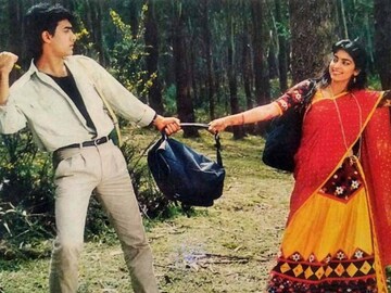 পর্দার প্রেম হিট! আমিরের সঙ্গে ৭ বছর কথা বলেননি জুহি, কী এমন করেছিলেন অভিনেতা