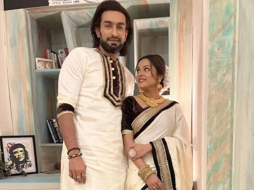 বেশ কয়েক মাস আগেই বিচ্ছেদের কথা প্রকাশ্যে এনেছেন জিতু-নবনীতা। এক ছাদের নীচে না থাকলেও তাঁদের মধ্যে নেই তিক্ততার রেশ। এখনও একে অপরের সঙ্গে সাফল্যে উচ্ছ্বসিত তাঁরা।