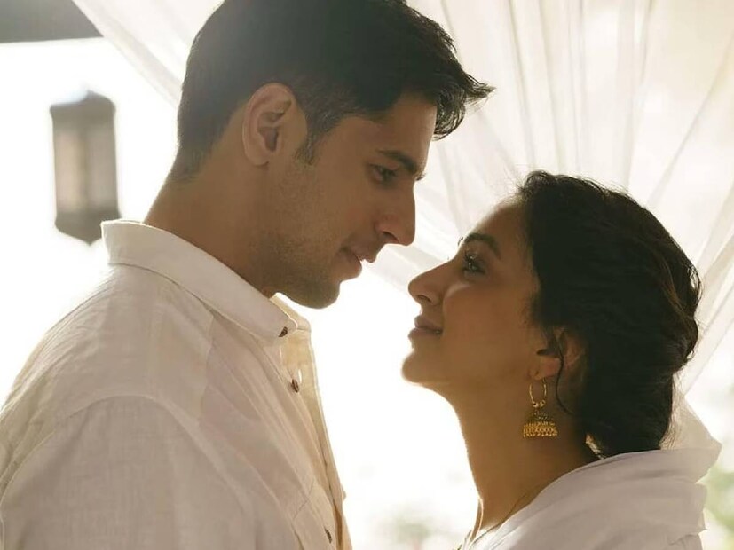 ‘শেরশাহ’ খ্যাত জুটি সিদ্ধার্থ-কিয়ারা সাতপাকে বাঁধা পড়েন ২০২৩ সালের ৭ ফেব্রুয়ারি। বিয়ের আগে থেকেই দুজন দু’জনকে দীর্ঘদিন ডেট করেছিলেন। মিডিয়া রিপোর্ট অনুযায়ী, সিদ্ধার্থ তাঁর স্ত্রী কিয়ারা আডবাণীকে তিনটি নামে ডেকে থাকেন৷ 'লাভ', 'কি' এবং 'বে'।