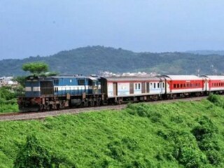 উৎসব স্পেশাল ট্রেনগুলি কামাখ্যা-গোরক্ষপুর এবং কাটিহার-মুম্বই সেন্ট্রালের মধ্যে চলাচল করবে