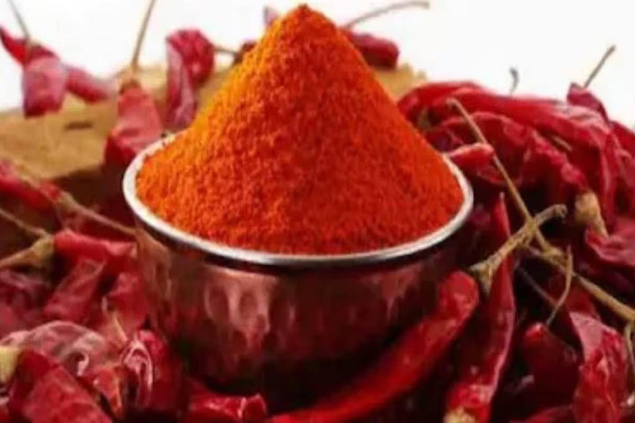 গোটা শুকনো লঙ্কা নাকি লঙ্কার গুঁড়ো-কোনটা কম ক্ষতিকর? জানুন