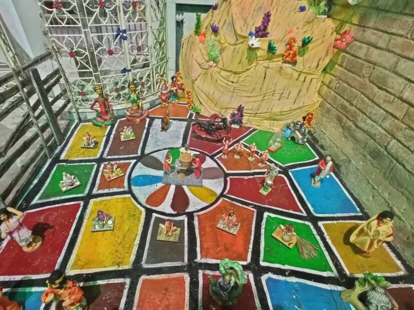  অন্যান্য পঞ্জিকা অনুযায়ী রাসপূর্ণিমা তিথি শুরু হচ্ছে রবিবার ৩.১৩ থেকে৷ থাকবে দুপুর ২.১৫ পর্যন্ত।
