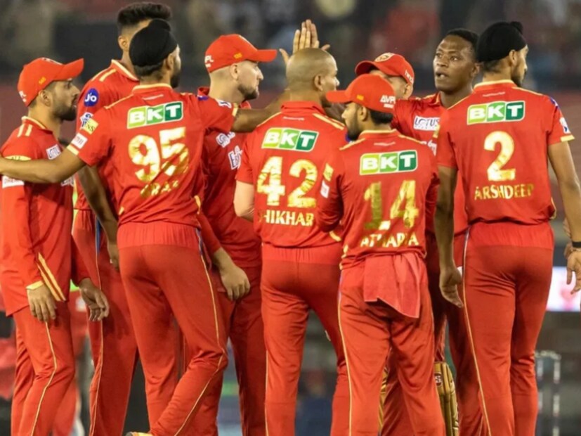 পঞ্জাব কিংস : ভানুকা রাজাপক্ষ, মোহিত রাঠি, বলতেজ ঢান্ডা, রাজ অঙ্গদ বাওয়া ও শাহরুখ খান।