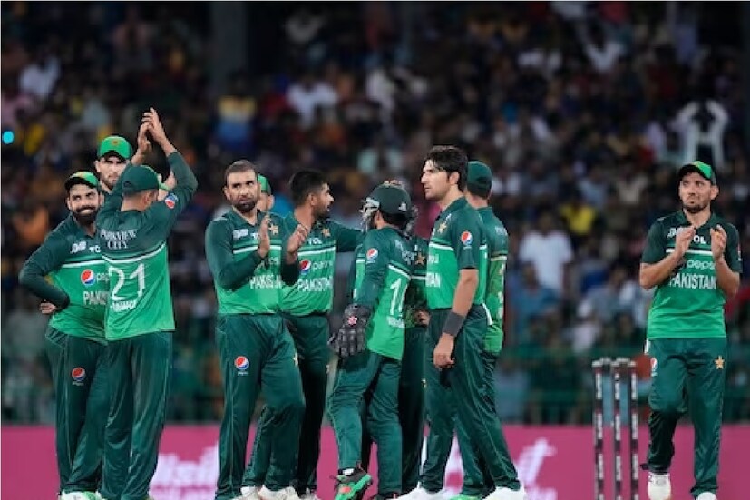 আফগানিস্তান, পাকিস্তান, নিউজিল্যান্ডের এখনও যোগ্যতা অর্জনের সুযোগ রয়েছে। তিনটি দলই তাদের বাকি ম্যাচ জিতলে, নেট রান রেটে যে দল এগিয়ে থাকবে সেই পেয়ে যাবে সেমিফাইনালের টিকিট৷  শেষ ম্যাচে তিনজনই জিতলে ১০ পয়েন্টে দাঁড়াবে। এদিকে আবার নেদারল্যান্ডসেরও ২ টি ম্যাচ বাকি আছে, তারা দুটি জিতলে তারাও পৌঁছে যাবে ১০ পয়েন্ট।