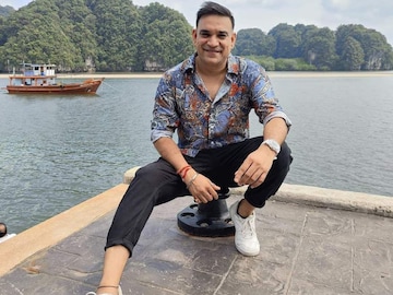 এবার ছাদনাতলায় বিখ্যাত রেডিও জকি! বিয়ের ছবি দিয়ে চমকে দিলেন প্রবীণ এবার ছাদনাতলায় বিখ্যাত রেডিও জকি! বিয়ের ছবি দিয়ে চমকে দিলেন প্রবীণ