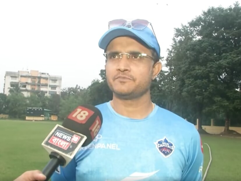 দেবের প্রশ্নের উত্তর দেওয়ার পর সৌরভ এটাও জানিয়ে দেন, তিনি কখনও রাজনীতিতে পা দেবেন না। তবে তাঁর বাড়িতে যাঁরা আসতে চান, তাঁরা আসতেই পারেন, তিনি প্রত্যেকের সঙ্গে সৌহার্দের সম্পর্ক বজায় রাখবেন।