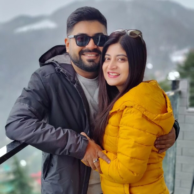 *টলিপাড়ার এই জনপ্রিয় জুটির বিয়ে দেবেন মহিলা পুরোহিত নন্দিনী ভৌমিক। বিয়ের দিনই রিসেপশন পার্টির ব্যবস্থা করেছেন।