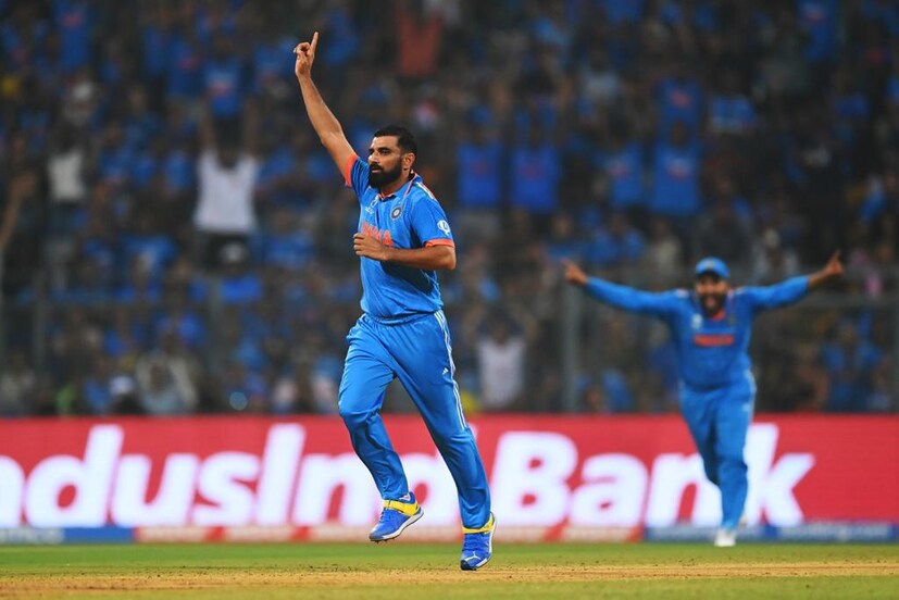 শামি আরও বলেন, ওরা মানতেই চায় না যে ওদের থেকেও ভাল কেউ খেলতে পারে! ওয়াসিম আক্রম বারবার সেই শো-তে বলছিলেন, একই বাক্স থেকে বল দেওয়া হয় দুই দলের ক্রিকেটারদের। তবু সেই ব্যক্তি তা মানতে চাননি।