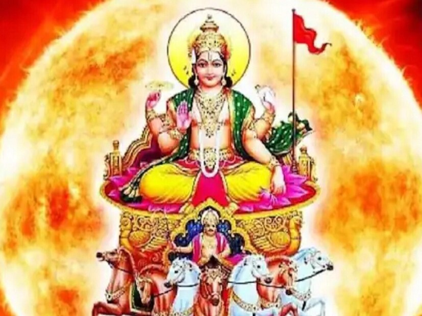 এই মাসে সূর্যের অবস্থান পরিবর্তন কিছু রাশির জাতক-জাতিকাদের উপকৃত করতে চলেছে। দীপাবলির ৫ দিন পরে, ১৭ নভেম্বর, ২০২৩ তারিখে শুক্রবার সূর্যের অবস্থান পরিবর্তন, ৪টি রাশির জাতক-জাতিকাদের জন্য খুবই শুভ প্রমাণিত হতে চলেছে। সূর্যের বৃশ্চিক রাশিতে প্রবেশের কারণে বেশ কিছু রাশির জাতক-জাতিকাদের ভাগ্য পরিবর্তন হবে। বৃশ্চিক রাশিতে সূর্যের গমন এই মানুষদের প্রচুর ধন-সম্পদ ও উন্নতি দেবে। 