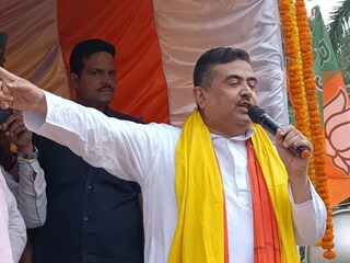 এদিনই সিঙ্গুরের মাটিতে দাঁড়িয়ে সিঙ্গুর আন্দোলন নিয়ে চাঞ্চল্যকর দাবি করলেন বিরোধী দলনেতা শুভেন্দু অধিকারী। 

