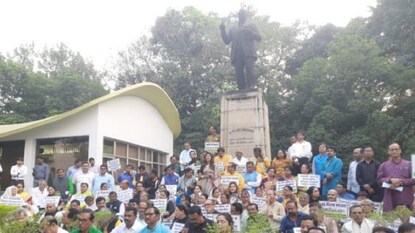 প্রতিবাদ কর্মসূচিতেে উত্তপ্ত হয় বিধানসভা প্রতিবাদ কর্মসূচিতেে উত্তপ্ত হয় বিধানসভা