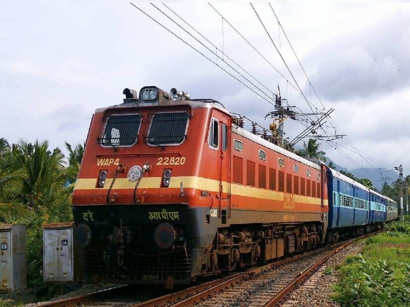 ওখা-নাহরলগুন, কলকাতা-গুয়াহাটি ইত্যাদি অন্যান্য স্পেশাল ট্রেনগুলিও সময়সূচি অনুযায়ী ঠিকঠাক সময় চলাচল করছে। উত্তর-পূর্ব সীমান্ত রেলের মুখ্য জনসংযোগ আধিকারিক সব্যসাচী দে জানিয়েছেন, ​উৎসব স্পেশাল ট্রেনে সংযোজিত এই অতিরিক্ত বার্থগুলি উৎসবের এই ভিড়ের সময় যাত্রীদের বর্ধিত চাহিদা পূরণের সাহায্য করবে।