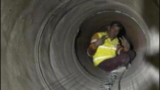 এভাবেই পাইপের মধ্যে দিয়ে বের করে আনা হয় শ্রমিকদের৷ ছবি- এএনআই