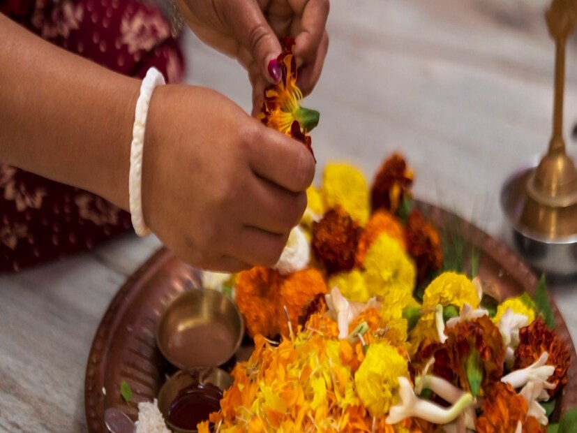 প্রতিবছর কার্তিক মাসের শেষ দিনে মানে কার্তিক সংক্রান্তির দিনে ধুমধাম করে পালন করা হয় কার্তিকপুজো। বাংলা পঞ্জিকা মতে এ বছর কার্তিক পুজো পালিত হচ্ছে আজই।