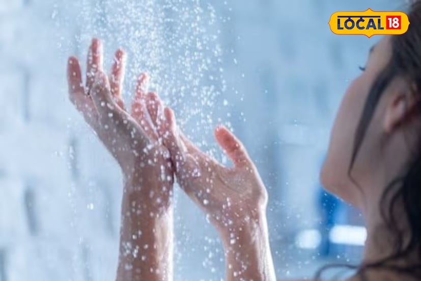 এক বছর স্নান না করলে স্ট্র্যাটাম কর্নিয়াম বা একধরণের মৃত চামড়া ত্বকের উপরে তৈরি হয়। এটি একটি প্রোটিন গঠনের সঙ্গে জড়িত যা আমাদের ত্বক তৈরি করে যার একটি অদ্ভুত গন্ধ থাকে। এছাড়াও ত্বকে ব্যাকটেরিয়া জমে থাকে, যা আমাদের ঘামের সঙ্গে মিশে গেলে একটি বাজে গন্ধ নির্গত হতে থাকে শরীর থেকে।