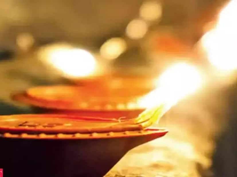 জ্যোতিষশাস্ত্র অনুযায়ী ধনত্রয়োদশী তিথিতে যমের দীপ প্রজ্বলন করা অত্যন্ত শুভ বলে মনে করা হয়। 