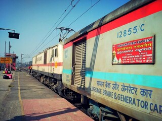 ধানবাদে ভয়াবহ দুর্ঘটনা থেকে বাঁচল দিল্লীগামী ট্রেন!