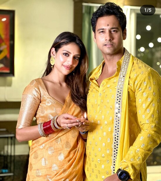 যশ-নুসরতের ছেলে ঈশানকে দেখতে অপেক্ষার আর তর সইছিল না। সেই অপেক্ষা মিটল। কার মতো দেখতে হয়েছে খুদেকে?