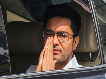 হুঁশিয়ারি অভিষেকের