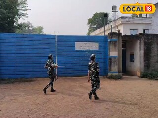 মদের কারখানায় আয়কর হানা