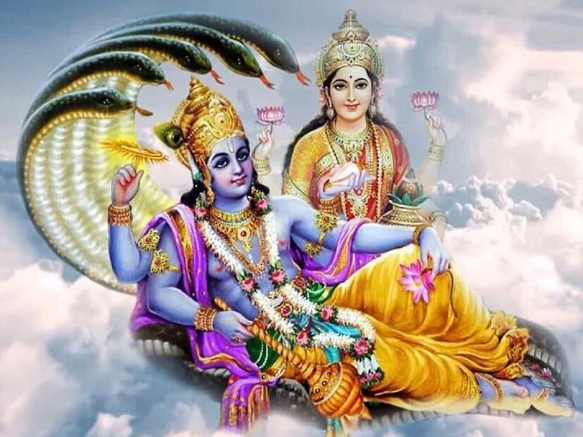 বিশেষ দিনে শালিগ্রাম ও লক্ষ্মীকে বাড়িতে বা মন্দিরে স্থাপন করে পুজো করতে পারেন। এতে সংসারে সুখ থাকবে৷ এতে তুলসি নিবেদন করলে ভগবান বিষ্ণু প্রসন্ন হবেন।