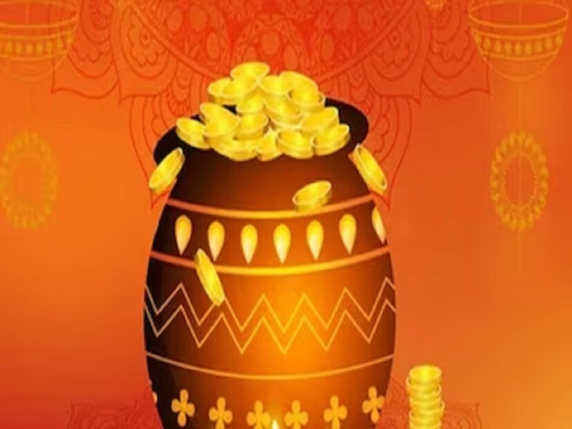 কৃষ্ণপক্ষের ত্রয়োদশ দিনে ধনতেরস পালিত হয়। ১০ নভেম্বর ধনতেরসের পূজার মুহূর্ত থাকছে বিকাল ৫টা ৪৭ মিনিট থেকে সন্ধ্যা ৭টা ৪৩ মিনিট পর্যন্ত।