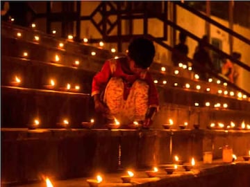 ভুলেও ‘ভুল’ সংখ্যার প্রদীপ জ্বালাবেন না, কোন দিন কটা প্রদীপ জ্বালালে মালামাল হবে ভুলেও ‘ভুল’ সংখ্যার প্রদীপ জ্বালাবেন না, কোন দিন কটা প্রদীপ জ্বালালে মালামাল হবে