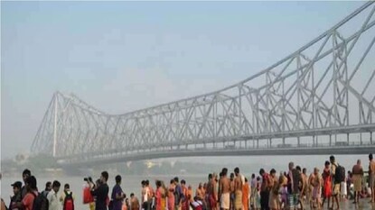 যেভাবে প্রতি মুহূর্তে নদী থেকে জলাধার ধ্বংস করা হচ্ছে, তাতে বাস্তুতন্ত্রের আঘাত পড়ছে - Photo- File যেভাবে প্রতি মুহূর্তে নদী থেকে জলাধার ধ্বংস করা হচ্ছে, তাতে বাস্তুতন্ত্রের আঘাত পড়ছে - Photo- File