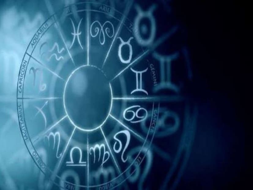 বুধও তার গতিপথ পরিবর্তন করবেএছাড়া গ্রহের রাজপুত্র বুধও ৭ জানুয়ারি তার রাশি পরিবর্তন করবে। এই সময়ে ধনু রাশিতে ট্রানজিট করবে। ২৩ দিন পরে, এটি মকর রাশিতে চলে যাবে যা মকর রাশির মানুষদের সরাসরি উপকার করবে।