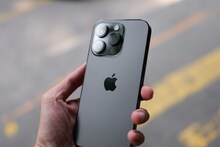 iPhone কেনার ইচ্ছে বহু মানুষের, অনেকের স্বপ্ন! আই ফোনের 'i' মানে কী বলুন তো!