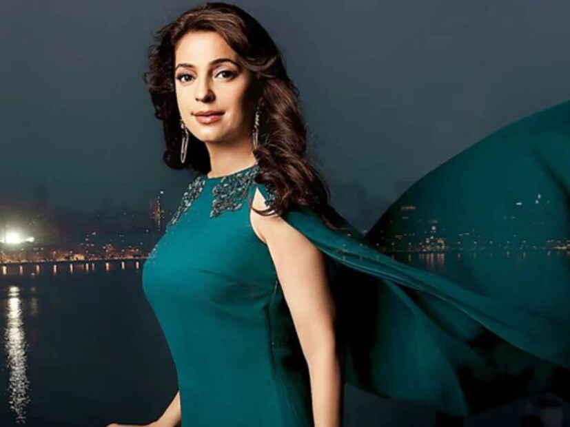 ৯০ দশকের অন্যতম জনপ্রিয়, উচ্চ প্রশংসিত অভিনেত্রী জুহি চাওলা। বক্স অফিসে একের পর এক হিট দিয়ে সকলের মন জয় করেছেন। কিন্তু তাঁর সম্পর্কে এমন একটি কাহিনি শোনা যায়, যা খুব হৃদয়গ্রাহী নয়।