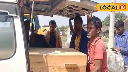 বাড়িতে আনা হচ্ছে সঞ্জয়ের দেহ বাড়িতে আনা হচ্ছে সঞ্জয়ের দেহ