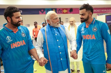 ফাইনালে হারের পর ড্রেসিংরুমে গিয়ে টিম ইন্ডিয়াকে সান্ত্বনা প্রধানমন্ত্রী মোদির