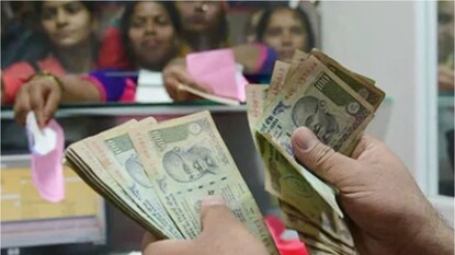 আজ দুপুরের পর হাতে টাকা আসবে? না জলের মতো খরচ হবে? আজ দুপুরের পর হাতে টাকা আসবে? না জলের মতো খরচ হবে?