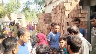 তুমুল বিক্ষোভ রেজিনগরে