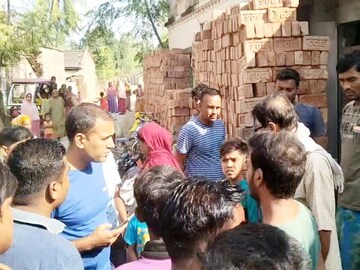 তুমুল বিক্ষোভ রেজিনগরে