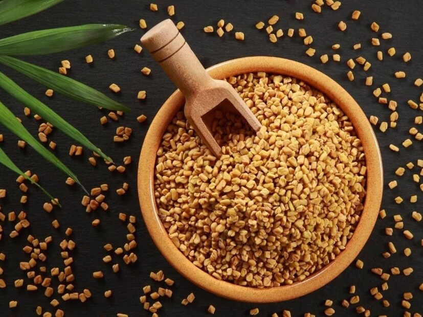 বাতের চিকিৎসায় মেথি খুবই উপকারী। এটি নিয়মিত খেলে বাতের ব্যাথা থেকে মুক্তি পাওয়া যায়। ২ চামচ মেথি বীজ সারারাত জলে ভিজিয়ে রাখুন। তারপর সকালে ঘুম থেকে উঠে এই মেথি বীজ চিবিয়ে খান। পাশাপাশি মেথি ভেজানো জলও খান। এতে বাতের ব্যথা থেকে মুক্তি পেতে পারেন। (Disclaimer: এই প্রতিবেদনটি কেবলমাত্র সাধারণ তথ্যের জন্য, তাই বিস্তারিত জানতে হলে সর্বদা বিশেষজ্ঞের পরামর্শ নিন)