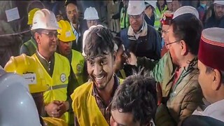 অবশেষে হাসিমুখ{ পিটিআই অবশেষে হাসিমুখ{ পিটিআই