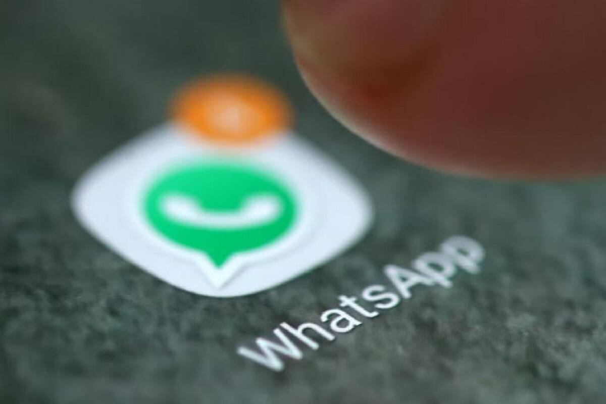 WhatsApp গত কয়েক মাস ধরে তার প্ল্যাটফর্মে বেশ কয়েকটি ফিচার এনেছে। সম্প্রতি ব্যবহারকারীদের জন্য একই সঙ্গে দু’টি অ্যাকাউন্ট ব্যবহার করার সুবিধাও দেওয়া হচ্ছে এই অ্যাপে। Android-এ আসছে Passkey সাপোর্ট ব্যবস্থাও। সঙ্গে থাকছে Flows ফাংশন, যার ফলে WhatsApp থেকে না বেরিয়েই ব্যবহারকারীরা বিমানের আসন বাছাই করা বা অ্যাপয়েন্টমেন্ট বুক করার সুবিধা পাবেন।