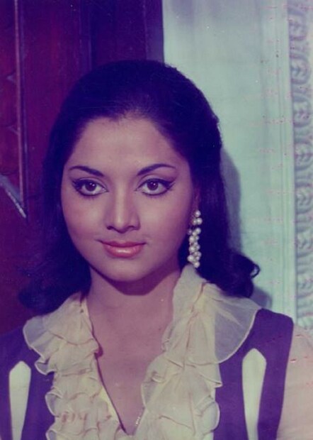 ১৩ আগস্ট ১৯৫২ সালে জন্ম গ্রহণ করেন যোগীতা বালি৷ ছোটবেলা থেকেই চলচ্চিত্র জগতের পা রাখেন তিনি৷ কারণ তিনি ছিলেন বিখ্যাত অভিনেত্রী গীতা বালির ভাগ্নি। এ ছাড়া তাংর বাবা যশবন্তও বলিউডের সহকারী হিসেবে কাজ করেছেন। যোগীতা বালির বলিউডে অভিষেক হয় ১৯৭১ সালে 'পার্বনা' ছবির মাধ্যমে। 