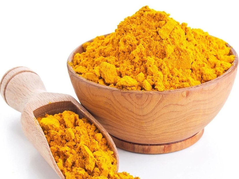 এটি পান করলে আপনার শরীরে অনেক স্বস্তি আসবে। কারণ হলুদে রয়েছে অ্যান্টিঅক্সিডেন্ট বৈশিষ্ট্য। ব্যথার জায়গায় আপনি অনেক আরাম পাবেন। এছাড়া ঠান্ডার সময় এই দুধ পান করলে সর্দি-কাশি থেকেও মুক্তি পাওয়া যায়।