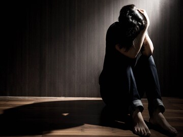 বিচ্ছেদের পরও প্রাক্তনকে ভুলতে পারছেন না? কী করবেন? রইল বিশেষজ্ঞের মত বিচ্ছেদের পরও প্রাক্তনকে ভুলতে পারছেন না? কী করবেন? রইল বিশেষজ্ঞের মত