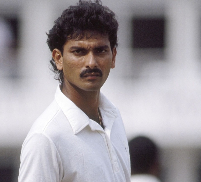 ভারতীয় দলের প্রাক্তন ক্রিকেটার রবি শাস্ত্রীর সঙ্গে তাঁর সম্পর্কের গুঞ্জন ছিল। রবি শাস্ত্রী ও অমৃতাকে একটি ম্যাগাজিনের কভার পেজের ফটোশুটে দেখা হয়েছিল।  