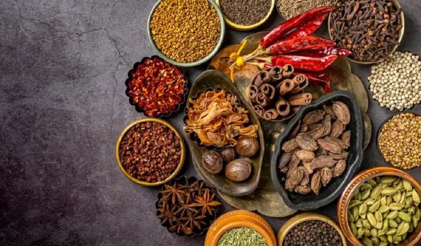 অবাক হচ্ছেন তো? বিরিয়ানি খায় না এমন মানুষ মেলা মুশকিল! আর সেই বিরিয়ানির মশলাই নাকি ত্বকের সমস্যা দূর করবে! হ্যাঁ এটাই সত্যি! photo source collected