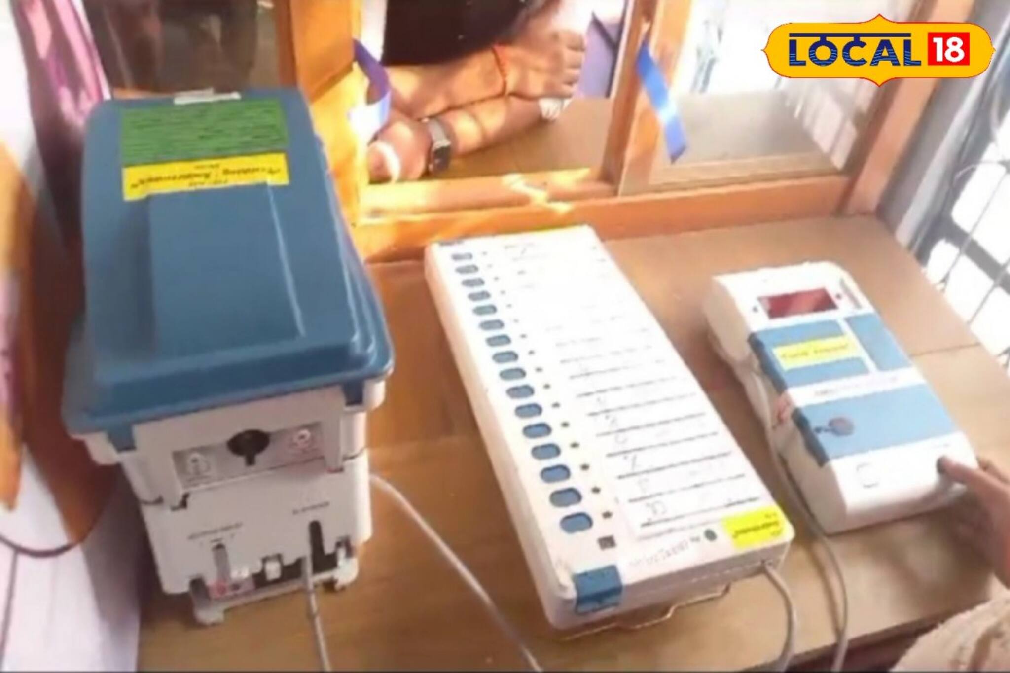 ইভিএমে ভোট কীভাবে দেবেন? ‌শেখাচ্ছে কমিশন, আপনিও শিখে নিন